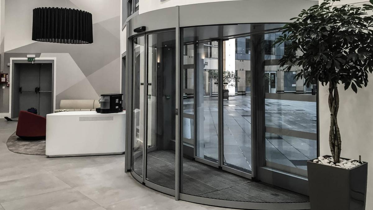 180° Curved Sliding Door